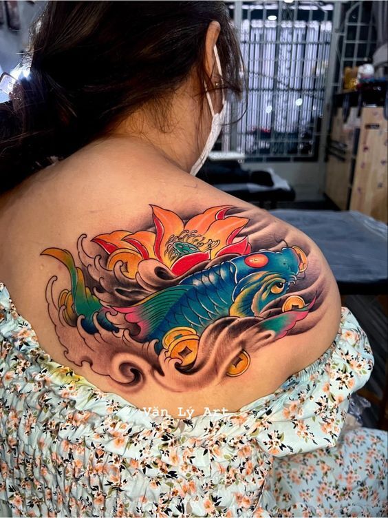 tattoo cá chép hoa sen bả vai đẹp