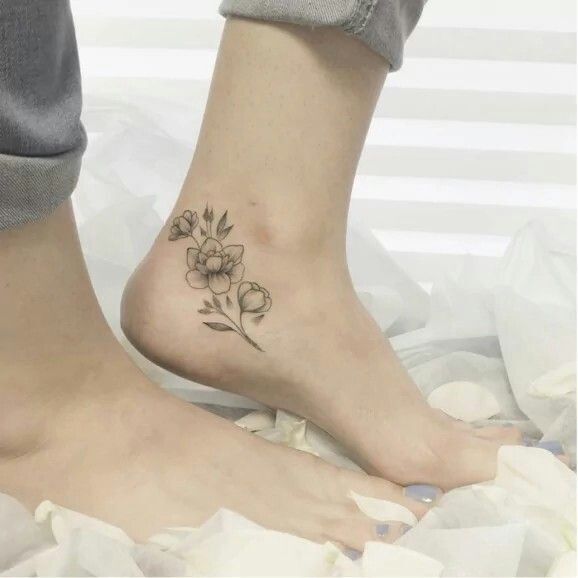 mẫu tattoo dưới mắt cá chân cực đẹp