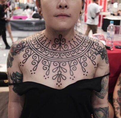 tattoo hình tiết ở cổ