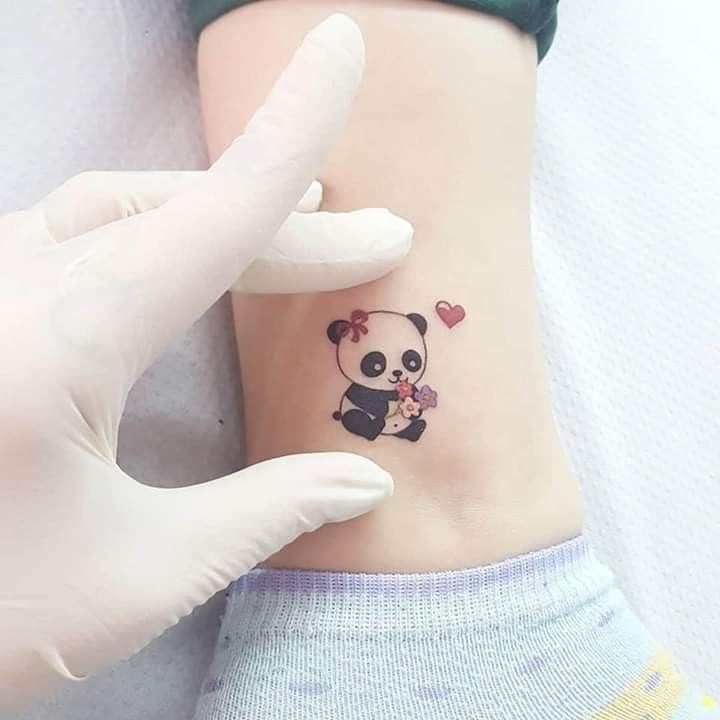 xăm panda mini yêu thương đời ở cổ chân