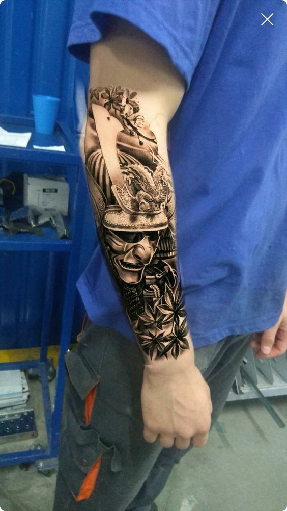 tattoo mặt quỷ samurai với lá phong đen