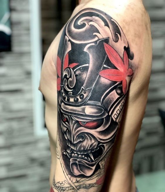 tattoo mặt quỷ samurai với lá phong