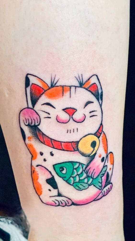 tattoo mèo thần tài kết hợp cá chép cực dễ thương