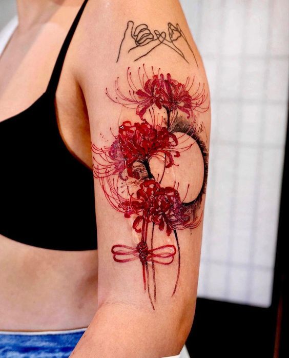 Tattoo hoa bỉ ngạn ở tay phong cách