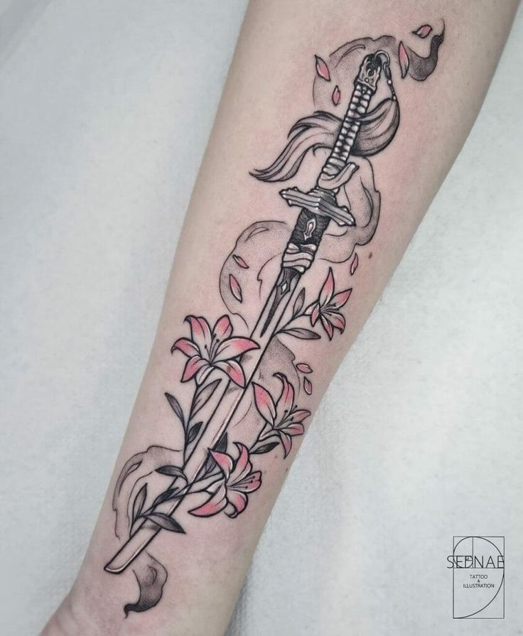 đẹp mắt mẫu tattoo kiếm và hoa ly