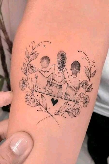 hình tattoo mẹ và con trai đầy ý nghĩa