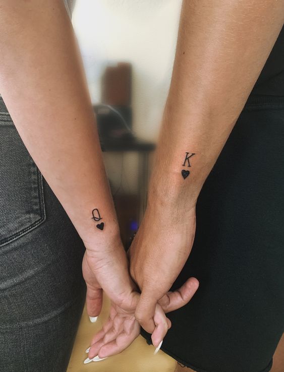 mẫu tattoo biểu tượng tình yêu cho các cặp