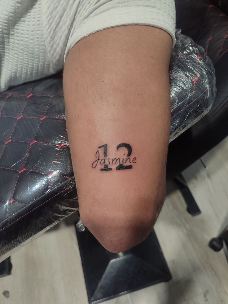 mẫu tattoo ngày sinh và tên