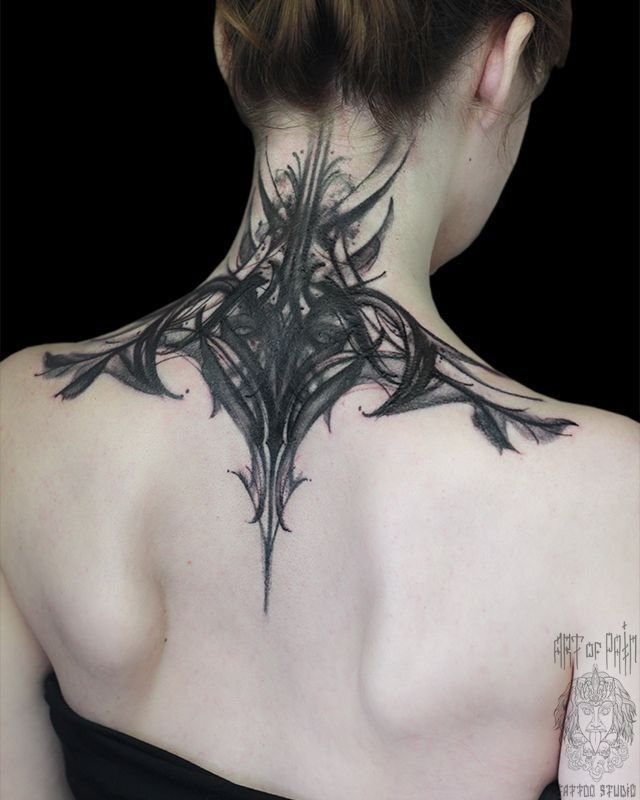 tatto sau gáy cổ điển