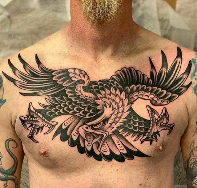 tattoo full ngực đen trắng