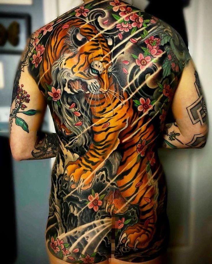 mạnh mẽ cá tính với mẫu tattoo kín người