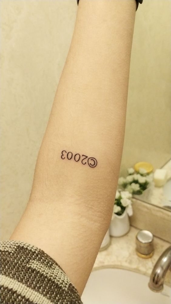 mẫu tattoo năm sinh mini siêu đẹp