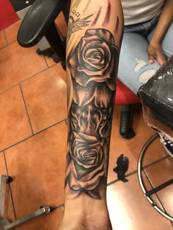 tatto hoa hồng đen siêu quyến rũ