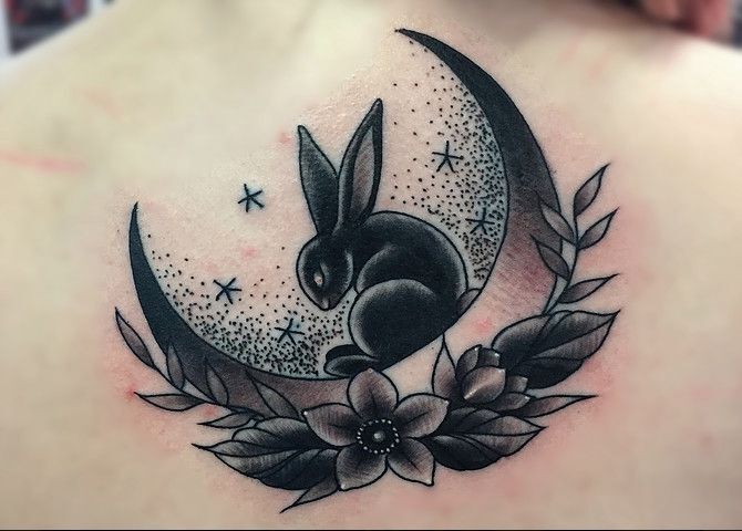 mẫu tattoo con thỏ playboy