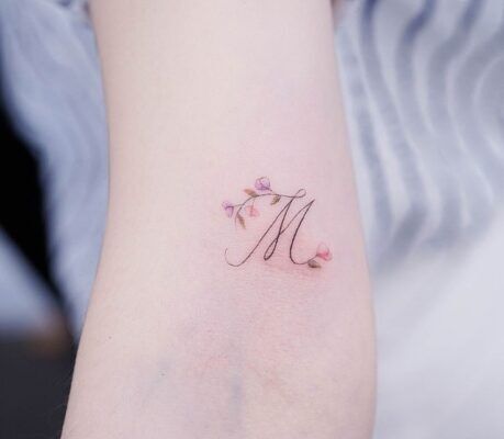 nữ tính với mẫu tattoo chữ đẹp mắt