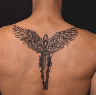 tattoo lucifer cực chất sau gáy