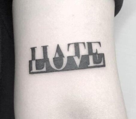 ý tưởng tattoo chữ love độc đáo trên tay